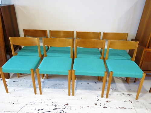 Set of 8 Danish dining chairs in Oak
