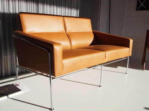 Arne Jacobsen sofa