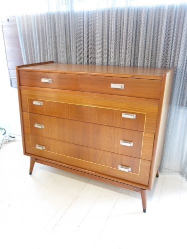 Lovley American 1950's chest of drawers
