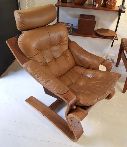 Mid-Century Leather Lounge Chair