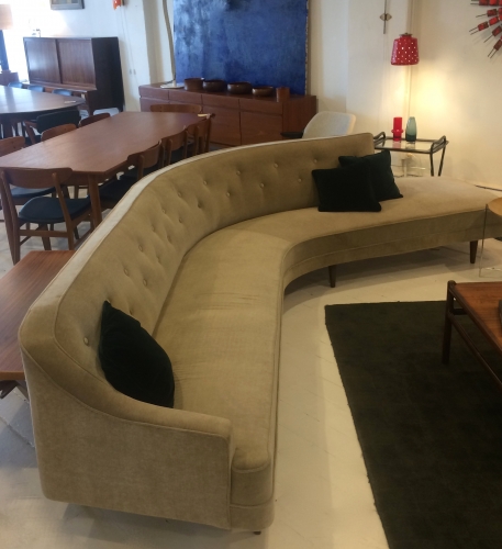 Monumental Dario Zoureff upholstered Curved Lounge