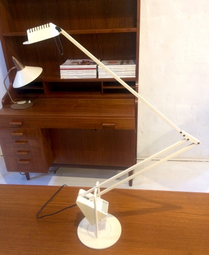 Vintage LUXO Post Modern white 'Flamingo' Table Lamp