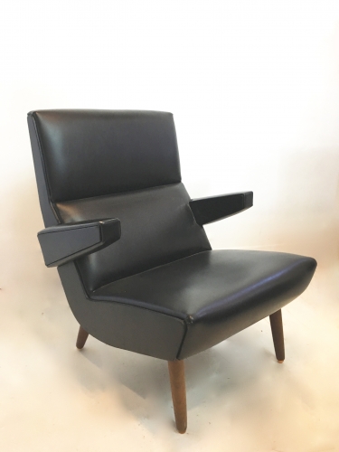 Danish black vinyl lounge chair
