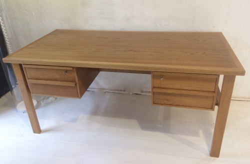 Danish mid century Danish 4-drawer desk in oak